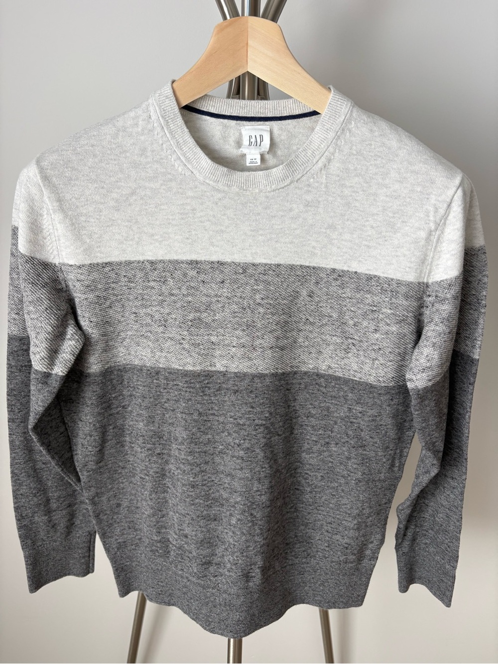 GAP Men’s Colorblock Crewneck Sweater - Gray/Cream